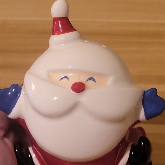 Santa And Mrs Claus Salt And Pepper Shaker Set Ceramic Jolly St. Nick Christmas - Picture 6 of 13